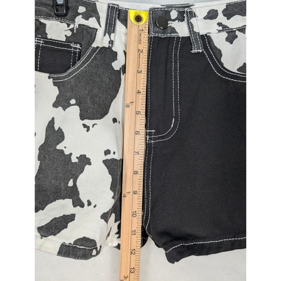 XS 2 Black White Cow Print‎ High Waisted Denim Shorts Contrast Stitching NWT - Picture 10 of 10